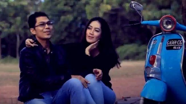 Dedy J Syamsudin dan Rona Aronna. (Youtube)