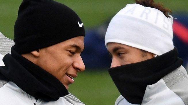 Duo penyerang PSG Nyemar dan Kylian Mbappe [AFP]