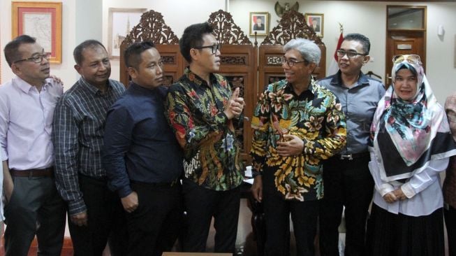 Paski siap untuk membayar denda demi membebaskan dua pelawak Jawa Timur.