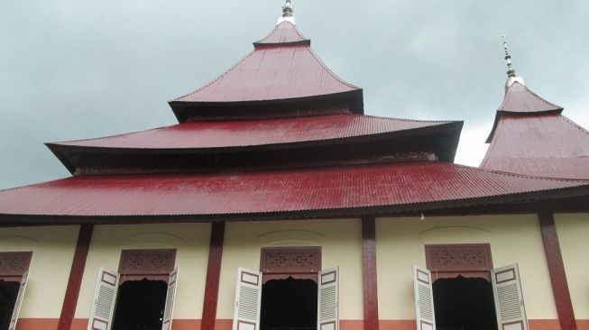 Masjid Ishlah di Nagari Pariangan, Kabupaten Tanah Datar, Sumatera Barat. [Suara.com/Adhitya Himawan]