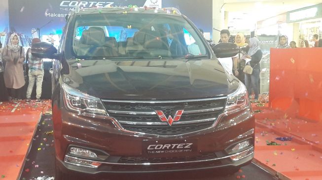 Peluncuran Wuling Cortez di Makassar, Sabtu (10/2/2018). [Suara.com/Dythia Novianty]