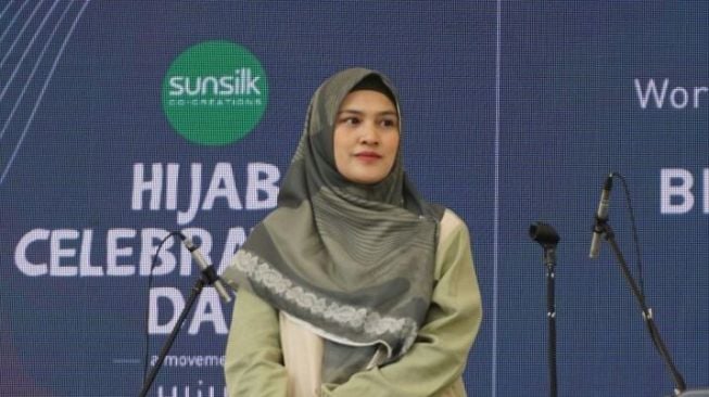 Ini Alasan Ratu Anandita Mantap Berhijab