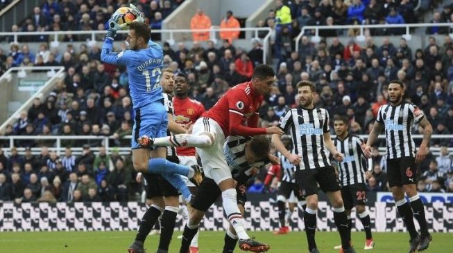 Smalling Tampil Buruk Lawan Newcastle, Begini Komentar Mourinho