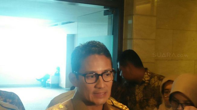 Sandiaga Janji Kasih Solusi Buat Sopir Mikrolet Tanah Abang