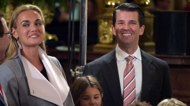 Buka Surat Isi Bubuk Putih, Istri Donald Trump Jr Dilarikan ke RS