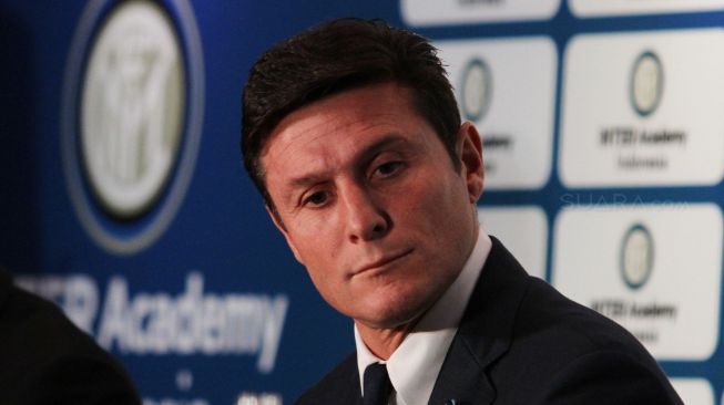 Wakil Presiden Inter Milan Javier Zanetti saat peluncuran Inter Academy Indonesia di Jakarta, Rabu (14/2). 