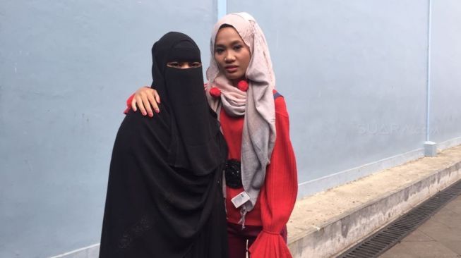 Putri Ustadz Derry Sulaiman Jelaskan Alasan Kabur ke Bali