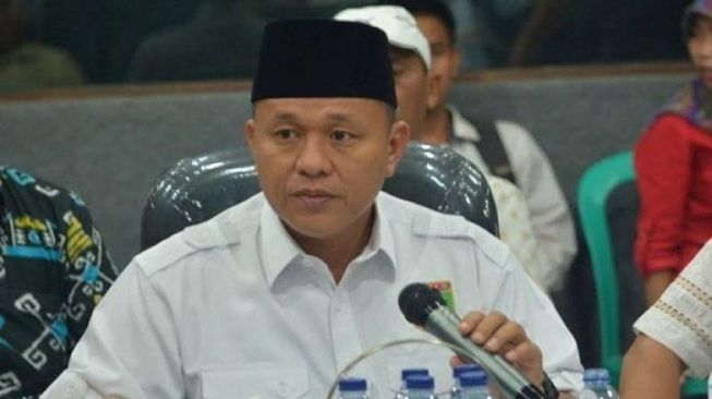 Mustafa Akhirnya Benar-Benar 'Jatuh Dalam Pelukan' KPK