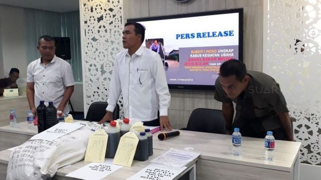 Polri Bongkar Perusahaan Penghasil Solar Palsu di Banten