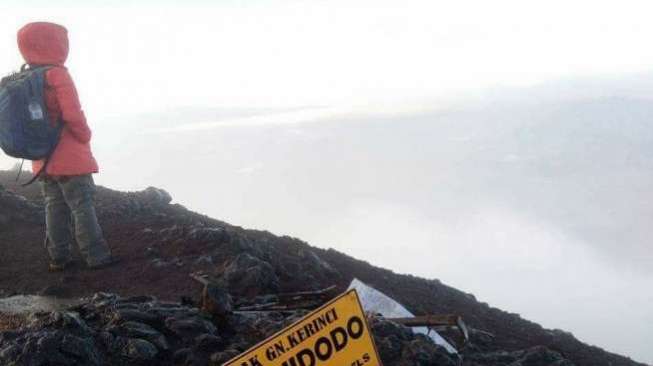 LBH Peduli Kerinci Tolak Pemberian Nama Puncak Gunung Kerinci Menjadi Puncak Joko Widodo