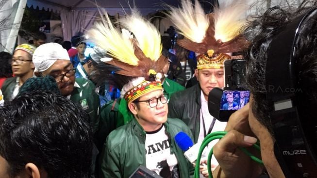 Tiba di KPU dengan Topi Khas Adat Papua, Ini Penjelasan Ketum PKB