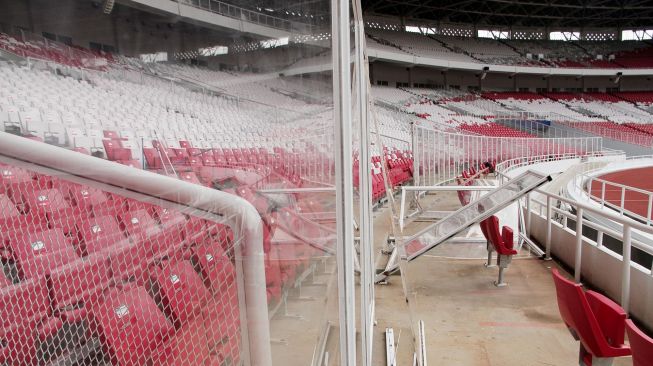 Stadion Utama Gelora Bung Karno mengalami kerusakan di sejumlah titik setelah menggelar final Piala Presiden 2018 [Suara.com/Oke Atmaja]