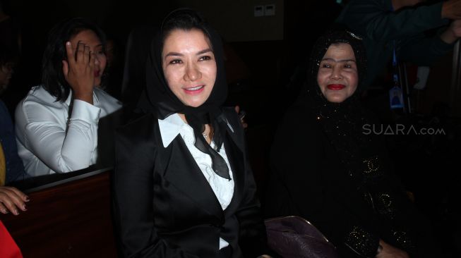 Lebaran di Rutan KPK, Rita Widyasari Dibawakan Makanan