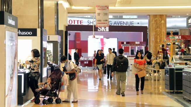 Suasana Lotte Shopping Avenue. (suara.com/Risna Halidi)