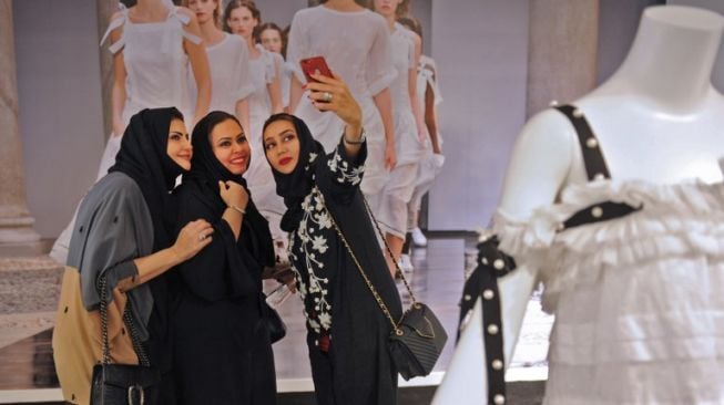 Bersejarah, Jeddah Arab Saudi Kali Pertama Gelar Fashion Show