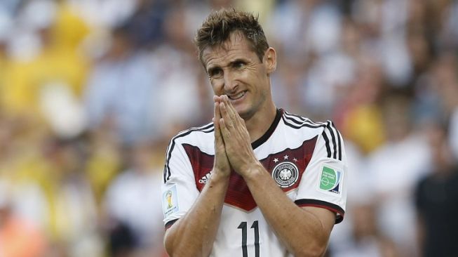 Teken Kontrak dengan Bayern Munich, Klose Dampingi Hansi Flick Musim Depan