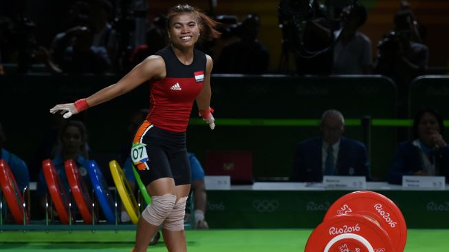 Lifter putri Indonesia, Sri Wahyuni Agustiani. (AFP)