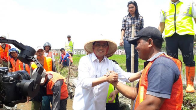 'Blusukan' ke Curug, Menhub: Program Padat Karya Diinginkan Warga