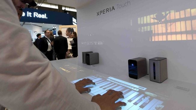 Ponsel terbaru Sony Xperia XZ2 di acara Mobile World Congress di Barcelona, Senin (26/2)