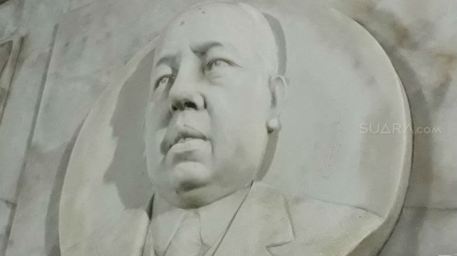 Patung dinding ini diduga adalah wajah O.G Khouw, orang Indonesia keturunan Cina dari keluarga bangsawan. (Suara.com/ Dinda Rachmawati)