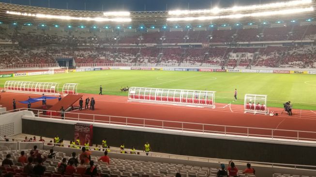 Suasana di dalam Stadion Utama Gelora Bung Karno (SUGBK) sebelum Persija jakarta menghadapi Tampines Rovers di Piala AFC. (Suara.com/Adie Prasetyo) 