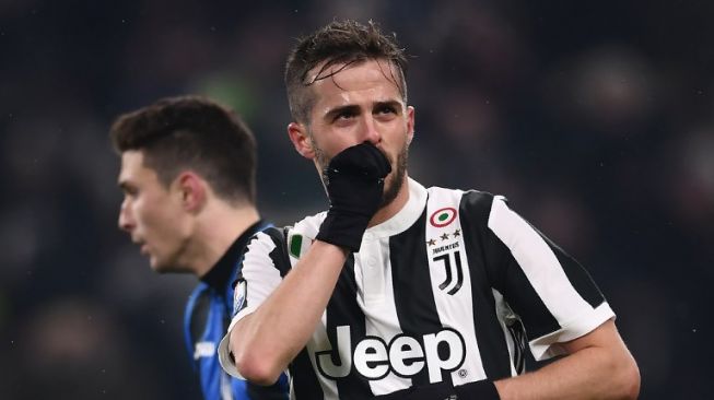 Reaksi pemain Juventus Miralem Pjanic usai menjebol gawang atalanta [AFP]