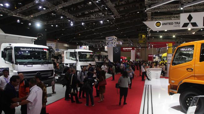 Pameran otomotif khusus kendaraan komersial Gaikindo Indonesia International Commercial Vehicle Expo (GIICOMVEC) 2018 resmi dibuka di Jakarta Convention Center (JCC), Senayan, Jakarta, Kamis (1/3).