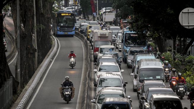 Transjakarta Terbalik di UKI, Sopir Mengaku Tak Konsentrasi