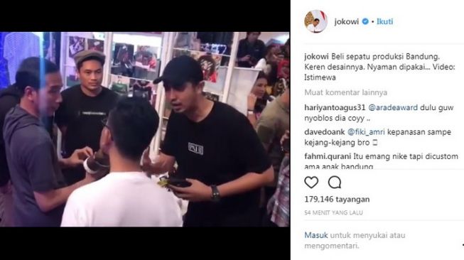 Kunjungi Pameran Sneaker, Jokowi Beli Sepatu Seharga Rp380 Ribu