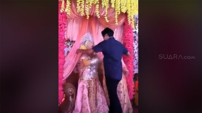Video Viral Perempuan Pengantin Pingsan Usai Dipeluk Sang Mantan