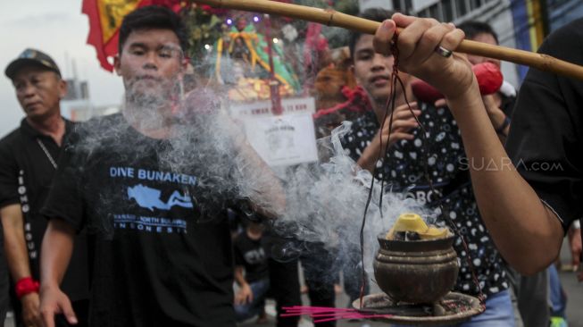 Karnaval Nusantara Cap Go Meh 2018 berlangsung di kawasan Glodok, Jakarta, Minggu (4/3/2018) [Suara.com/Kurniawan Mas'ud]