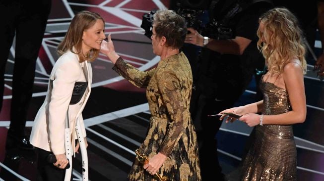 Frances McDormand meraih aktris terbaik dalam ajang penghargaan Academy Awards ke-90 atau Oscar 2018 yang diselenggarakan di Dolby Theatre, Los Angeles, pada Minggu (4/3).