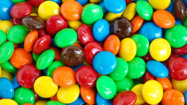 Ilustrasi cokelat M&M. (Shutterstock)