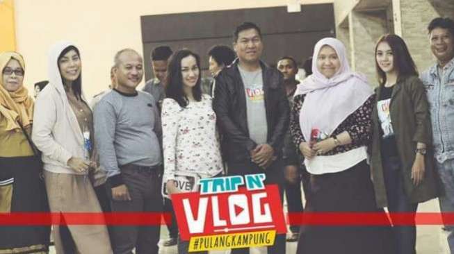 Bupati Masnah Ikut Saksikan Pemutaran Film Trip and Vlog