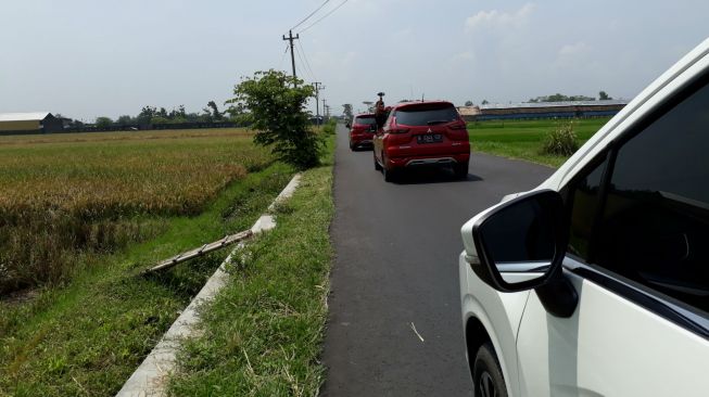 Menguji Ketangguhan Xpander di Jalur Boyolali - Yogyakarta. (suara.com/Wahyu Tri Laksono)