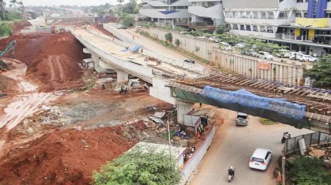 Lokasi pembangunan proyek jalan tol Depok-Antasari (Desari) di Jakarta, Rabu (7/3). 