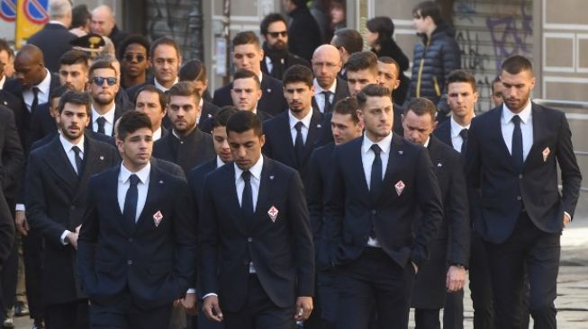 Pemain Fiorentina menghadiri misa arwah Davide Astori di Katedral Santo Croce, Florence [AFP]