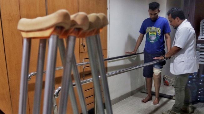 Pembuatan kaki palsu di Yayasan Peduli Tuna Daksa, Sunter, Jakarta, Sabtu(10/3).