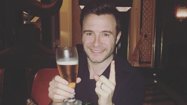 Selain Nasi Goreng, Shane Filan Posting Minuman Ini di Indonesia