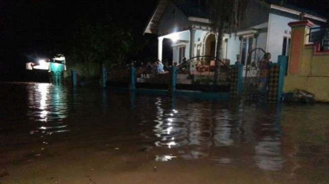 Belasan Rumah di Jujuhan Terendam Banjir