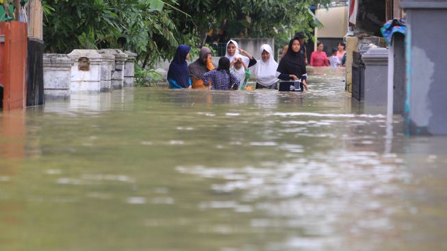 Ciliwung Meluap, Beberapa Wilayah di Jaktim dan Jaksel Terendam