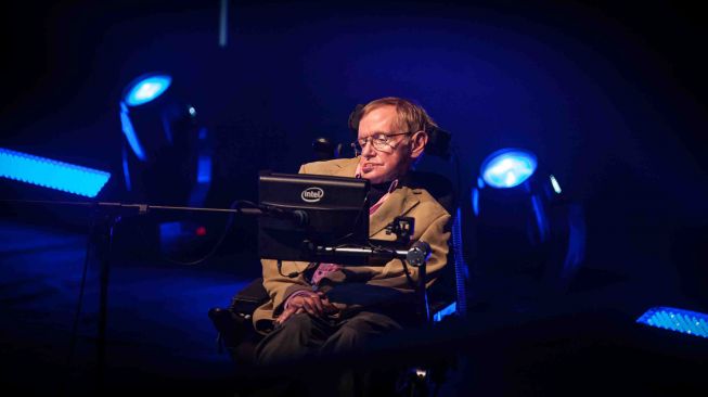 4 Teori Aneh Stephen Hawking yang Terbukti Benar