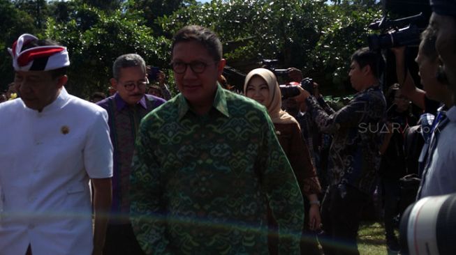 Menteri Agama RI Lukman Hakim Saifuddin menghadiri Upacara Tawur Kesanga hari Raya Nyepi 1940 di Candi Prambanan, Jumat (16/3/2018). [Suara.com/Wita Ayodhyaputri]