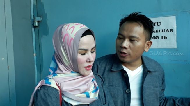 Angel Lelga dan Vicky Prasetyo (Wahyu Tri Laksono/Suara.com)