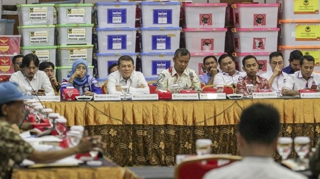 Rapat Uji Publik Rancangan Peraturan KPU di Kantor KPU RI, Jakarta, Senin, (19/3). 