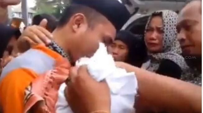 Tak Diizinkan Melayat, Jenazah Balita 'Jenguk' Ayah di Penjara