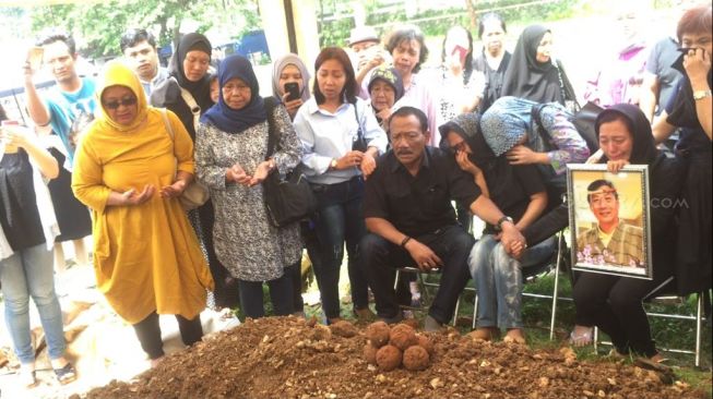 Suasana duka di pemakaman Chef Harada. (Sumarni/Suara.com)