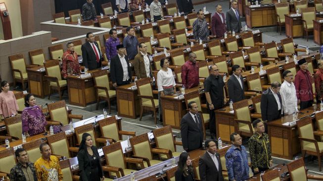 Dewan Perwakilan Rakyat menggelar rapat paripurna untuk melantik Utut Adianto Wahyuwidayat sebagai Wakil Ketua DPR RI di Gedung Nusantara II, Senayan, Jakarta, Selasa (20/1). 