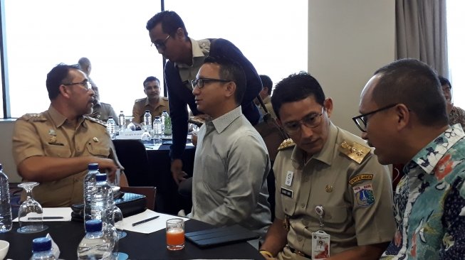 Sandiaga: Warga di Kawasan Kumuh Miskin Juga Harus Pakai Air PAM