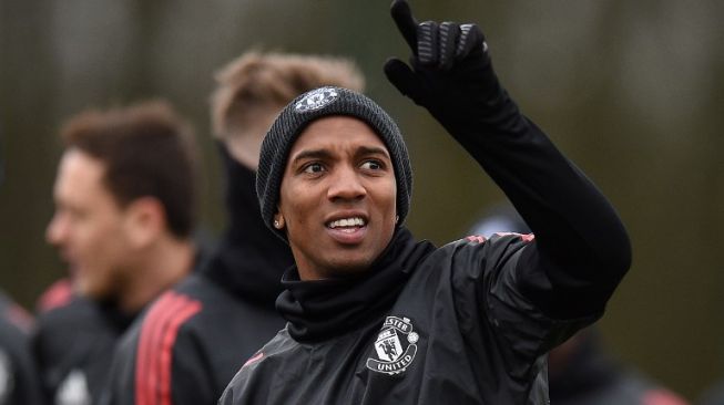 Capai Kesepakatan dengan Inter Milan, Manchester United Lepas Ashley Young